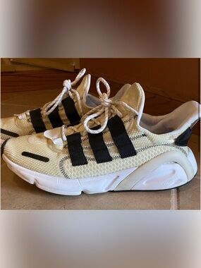 Adidas LYCON running shoe